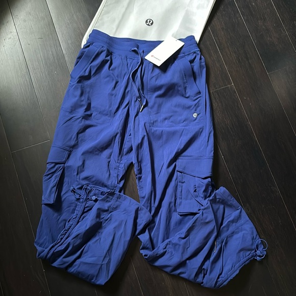 LULULEMON DANCE STUDIO RELAXED FIT MR CARGO PANTS IN LARK SZ M NWT - Picture 2 of 11